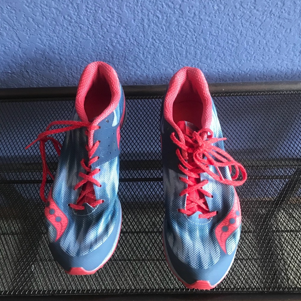 Cross country running shoe